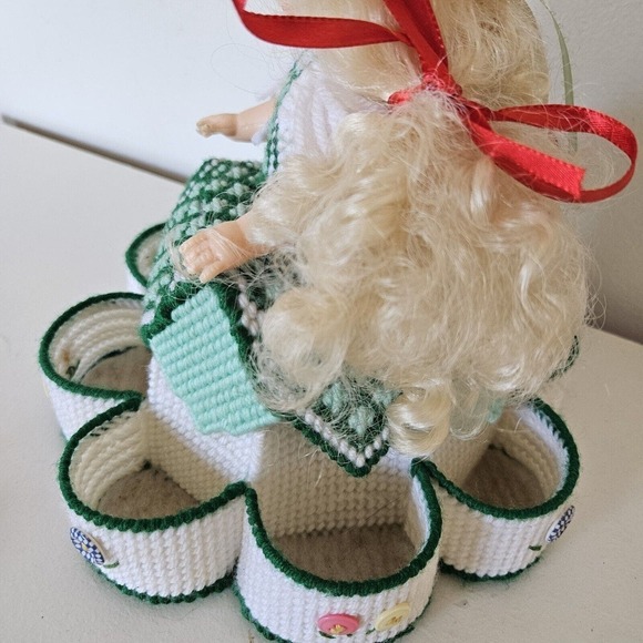 Vtg Handmade Plastic Canvas Table Top Doll Floral W/Organization Trinket Holder - Picture 5 of 13